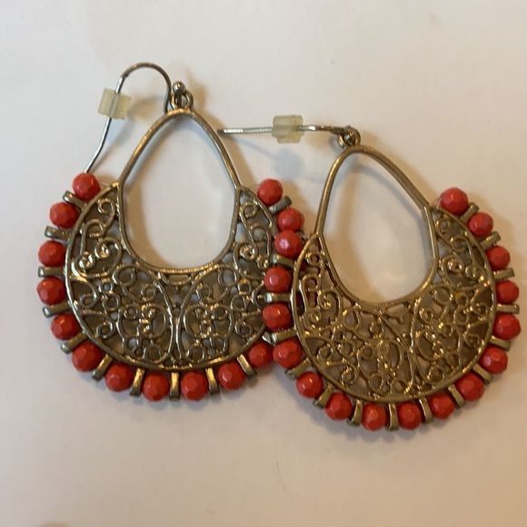 Set of 6 Pairs of Dangle Earrings - Picture 8 of 9